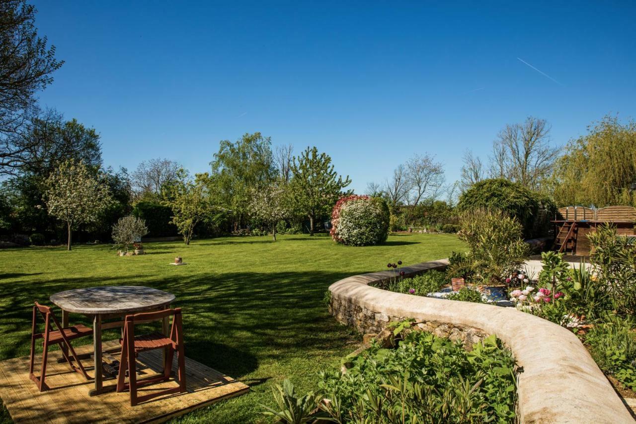 The Wild Seeds Chauvigny Exterior photo