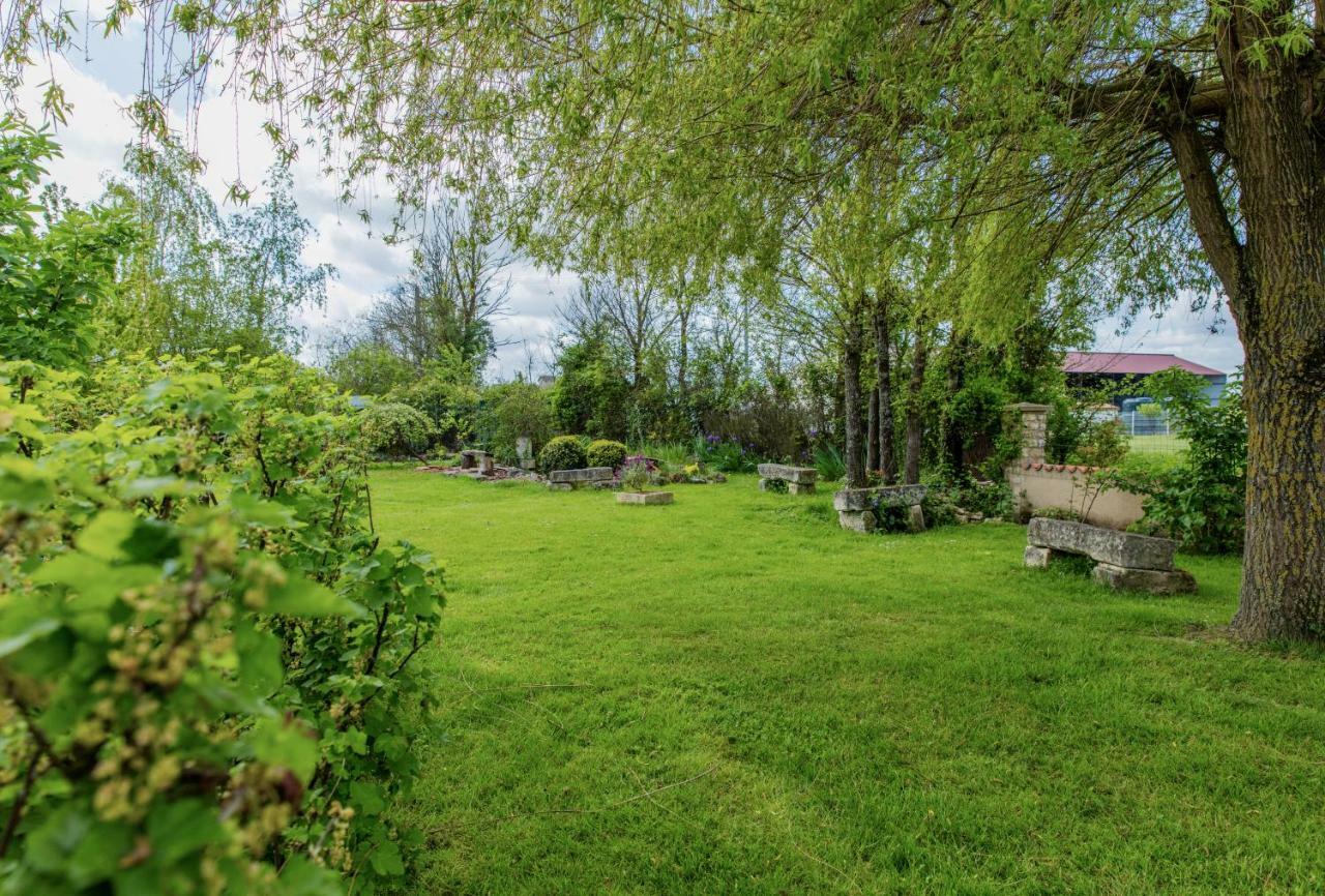 The Wild Seeds Chauvigny Exterior photo